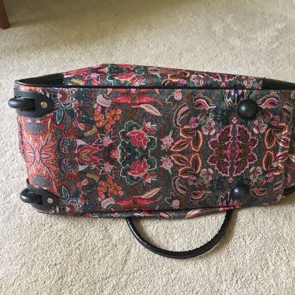 Kathy Van Zeeland Floral Patterned Women's Overnight Bag - Picture 7 of 14